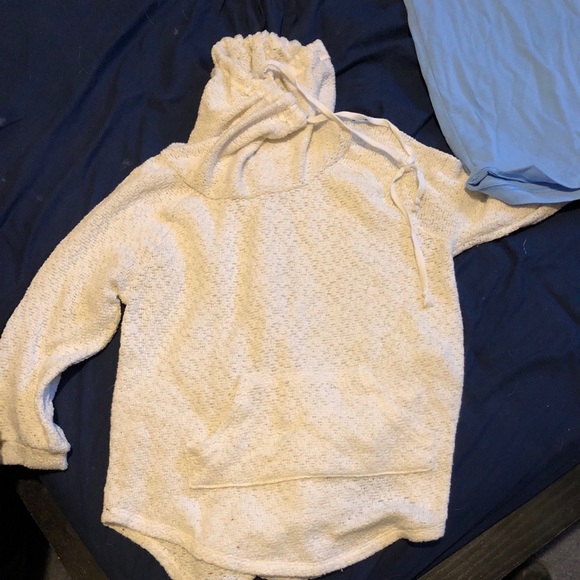 Two sweaters - Picture 2 of 2
